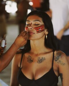 Pocah Instagram - Pocahontas na Amazônia em breve nos cinemas. Obrigada @setufor.euvou uma das melhores experiências da vida 🫶🏾 PH @eugustavolima Iranduba , Amazonas