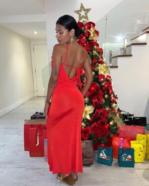 Pocah Instagram - Close de costas pra esconder o buchão da ceia 😂 
FELIZ NATAL A TODOS ❤️🎄