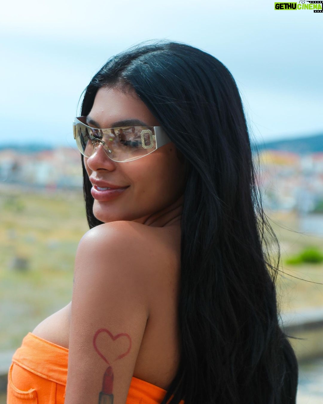 Pocah Instagram - chegamos Portugal 🇵🇹❤️ AMANHÃ VAMO BARULHAR AQUI EM FIGUEIRA DA FOZ NO @brfest.pt quem eu encontro?