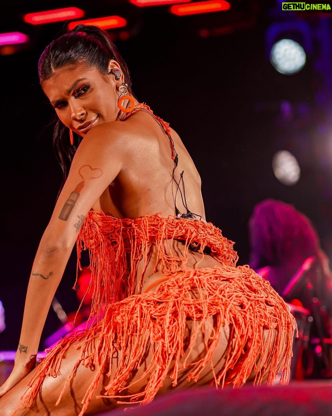 Pocah Instagram - @anitta t么 contigo at茅 debaixo d鈥櫭ua 馃А Vit贸ria - ES