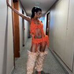 Pocah Instagram - @anitta tô contigo até debaixo d’água 🧡 Vitória - ES
