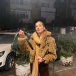 Polen Emre Instagram - Buranın ışığı güzelmiş, saçımı da topladım oh mis 🌝