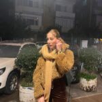 Polen Emre Instagram - Buranın ışığı güzelmiş, saçımı da topladım oh mis 🌝