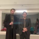 Polen Emre Instagram - Canım Selommm, canım kız kardeşim. Ben ne yapıcam şimdi sensiz Gülten’im🥺 İkimizin de ilk heyecanı, ilk seti bu set. Çok şey kattı bize, en iyi biz biliriz🙏🏻 iyi ki dostum oldun, seni çok seviyorum 🥰💛Daha yolumuz uzun, karşılaşacağız elbet😌 Ne demiş Hayyam; Herkesin yolu kendine varır, arama başka yerde✨✨Bazı insanları hiç tanımamış olmayı çok isterdim ama seni iyi ki tanımışım bu sette 😊🧿👊🏻🙏🏻 @seliinngenc
