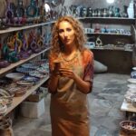 Polen Emre Instagram - Hasan Usta: "Senin baban da mı çömlekçiydi be" 😉😎😁 Ama gerçekten güzel bi' vazo yapmamış mıyım 🧿 @chezbircan Chez Bircan Pottery