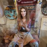 Polen Emre Instagram - Hasan Usta: "Senin baban da mı çömlekçiydi be" 😉😎😁 Ama gerçekten güzel bi' vazo yapmamış mıyım 🧿 @chezbircan Chez Bircan Pottery