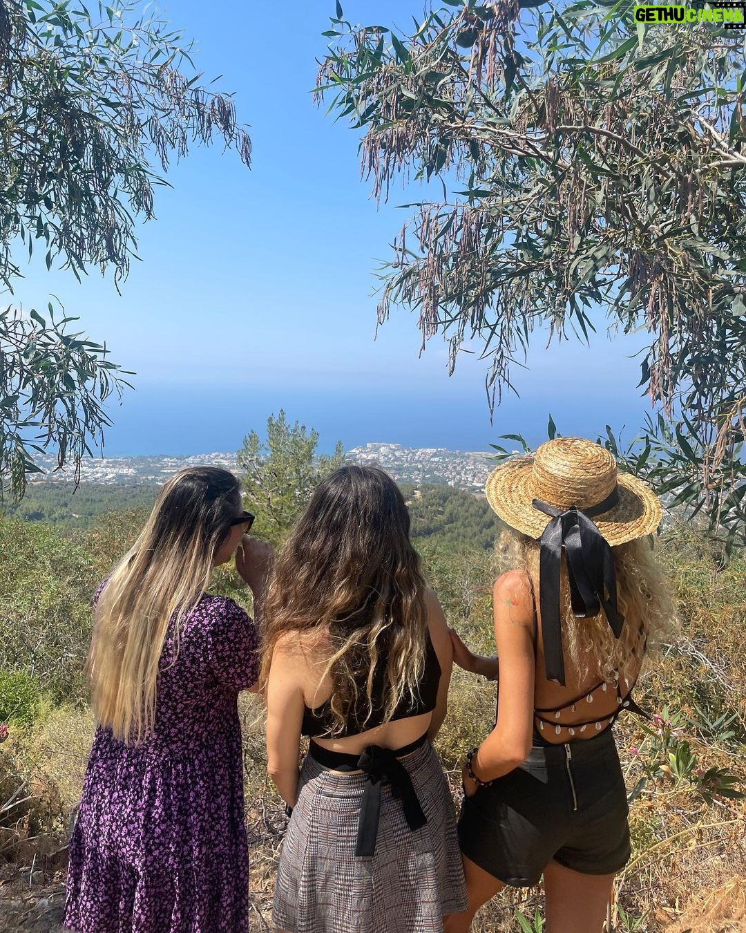 Polen Emre Instagram - E biz de akıma uyalım bari; #cyprusdump 🪩🥳