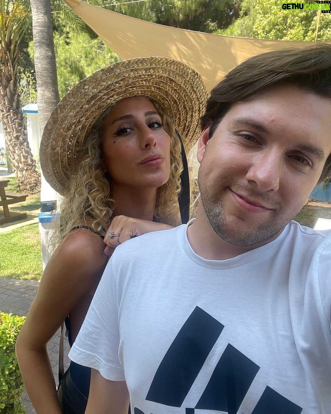 Polen Emre Instagram - E biz de akıma uyalım bari; #cyprusdump 🪩🥳
