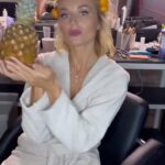 Polina Gagarina Instagram - Крутимся, крутимся! Новогодняя укладка от @nastyatihonovahair ✨ #полинагагарина #гагаринапоехали #скороновыйгод