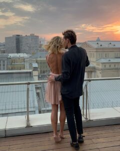 Polina Gagarina Instagram - Проводили летние закаты🌅 #полинагагарина #гагаринапоехали