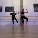 Polina Gagarina Instagram - У каждого своя медитация 🧘🏼‍♀️) Я пробовала многое ,и йогу и традиционные медитации и пилатес и тд… но моего терпения ни на что никогда не хватало. Слишком медленно, слишком ровно , и не в обиду другим дисциплинам, скучно! Это лично мне, это моя природа. Мне нужно , чтобы было интересно, подвижно, быстро, сложно и , чтобы я постигала новое, училась, перебарывала себя. И кажись , я нашла , что мне по душе и отключает голову на раз , да еще и нужно! Так как в Лужниках я готовлюсь танцевать пуще прежнего💪🏻 Я увидела Лену @platonova_lena 😻 давно и восхитилась ее грацией и женственностью. И решила : «Хочу вот так» и мы начали 💪🏻 Это всего лишь 3- е занятие! НО я выкладываю для себя и для вас, чтобы наблюдать вместе за прогрессом ( если он будет 😂) Лен @platonova_lena , обожаю и ценю твою поддержку ❤️ спасибо тебе !А вообще девчонки, танцуйте всегда и везде, это очень заряжает 💃🏻 #полинагагарина #гагаринапоехали #танцуйсомной