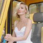 Polina Gagarina Instagram – Про краш-тест автомобилей все слышали, а как вам краш-тест керамогранита? 
Вместе с командой @laparet.design мы решили протестировать керамогранит на прочность — всегда есть вероятнось, что кто-то из домочадцев уронит на пол вазу, или смахнет хвостом со стола кофейную чашку. Испытания прошли успешно даже в супер-экстремальных условиях!
#полинагагарина