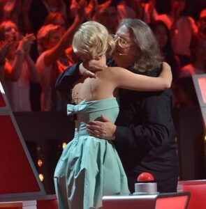 Polina Gagarina Instagram - Самобытный, строгий, требовательный, добрый, мудрый, душевный. Профессионал и абсолютный перфекционист в музыке. Александр Борисович, горюем, нам сильно будет вас не хватать. Мои самые глубокие соболезнования семье и близким. #александрградский