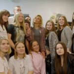 Polina Gagarina Instagram - Мои любимые слушатели и зрители! Некоторые со мной с моих 15 лет! Тогда вы впервые увидели круглолицую кудрявую и очень веселую девочку , которая пела и танцевала и очень хотела, чтобы ее песни услышали! Всё сбылось благодаря вашей любви и нас стало очень много! Так много , что эта «девочка» решила всех вас собрать на самом большом и масштабном шоу своей творческой жизни! Я жду каждого из всех городов нашей необъятной страны! Пишите свои воспоминания , когда вы впервые услышали меня и что нас с вами связывает! 29 июня в Лужниках мы с вами встретимся и обнимемся сердцем! #поехалиНаГагарину #полинагагарина