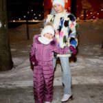 Polina Gagarina Instagram - Время проведенное с моей кошкой любимой доченькой - самое драгоценное! Миюша была в полном восторге от своих новых умений! 1,5 часа без перерыва мы катались и не хотели уходить , потом только поняли, как устали ноги😅 спасибо @start.ru ❤️ за приглашение в любимый сад Эрмитаж. #полинагагарина #гагаринапоехали #мамадоча #Миюша