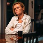 Polina Gagarina Instagram - Закончились съемки в сериале «Красные линии», где я сыграла главную роль. Те, кто смотрели со мной 3-ий сезон сериала «Бывшие» знают мою героиню Елену Берн — сильную, властную, убедительную и даже распущенную… но это всё маска, защита. Под этой маской всегда скрывалась трогательная, беззащитная, талантливая и очень живая Елена Огурцова. Вот ее я и сыграла в «Красных линиях». Это захватывающая история о преодолениях, слабостях, переменах через страшные и болезненные обстоятельства. Это история о выборе. Постоянном. Каждый день. Выбор быть с сыном и замужем за абьюзером или вырваться из-под гнета и пойти за своим талантом и мечтой. Но какова цена… Ох, мне было непросто. Но очень интересно. Уверена будет интересно и вам. Диплом драматической актрисы отстояла с честью 💪🏻 Спасибо крутейшему режиссеру Гамлету @super_hamlet за поддержку и огромную любовь к свою делу. Спасибо лучшему продюсеру Алексею Троцюку @aleksey.trotsuk за эту авантюру и веру в меня. Моим партнерам Илье Любимову @ilia_lyubimov за поддержку и актерскую помощь , мне очень повезло 💪🏻 Ростиславу за наш дикий смех перед самыми сложными и драматическими сценами💪🏻 Алексею Маклакову @alexeymaklakov_official за невероятный опыт партнерства. Сашеньке, Жене и моему киношному сыну И всей всей съемочной группе! Ура! Ждите в 2024 наш блокбастер) то, что мы вас удивим — нет никаких сомнений! А пока самое время пересмотреть культовый сериал «Бывшие», все серии которого доступны на START @start.ru по промокоду от меня TETYALENA (14 дней бесплатного доступа для новых подписчиков онлайн-кинотеатра). Приятного просмотра!#полинагагарина #красныелинии