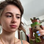 Poqssi Instagram - Sur quel pied faut il danser entre joie et peine et pourquoi ? À vos stylos !!!