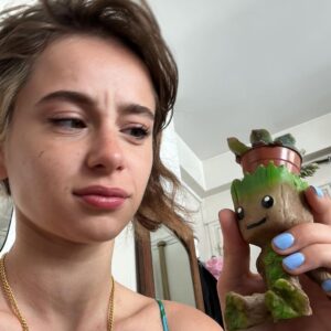 Poqssi Instagram - Sur quel pied faut il danser entre joie et peine et pourquoi ? À vos stylos !!!