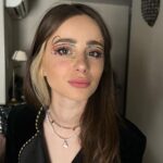 Poqssi Instagram - Pour une fois que je mets du fond de teint je mets pas la bonne couleur merde à la fin merde merde merde !!!!!! Heureusement que @libellule1616 a rattrapé sur les yeux Hotel Da Vinci & Spa