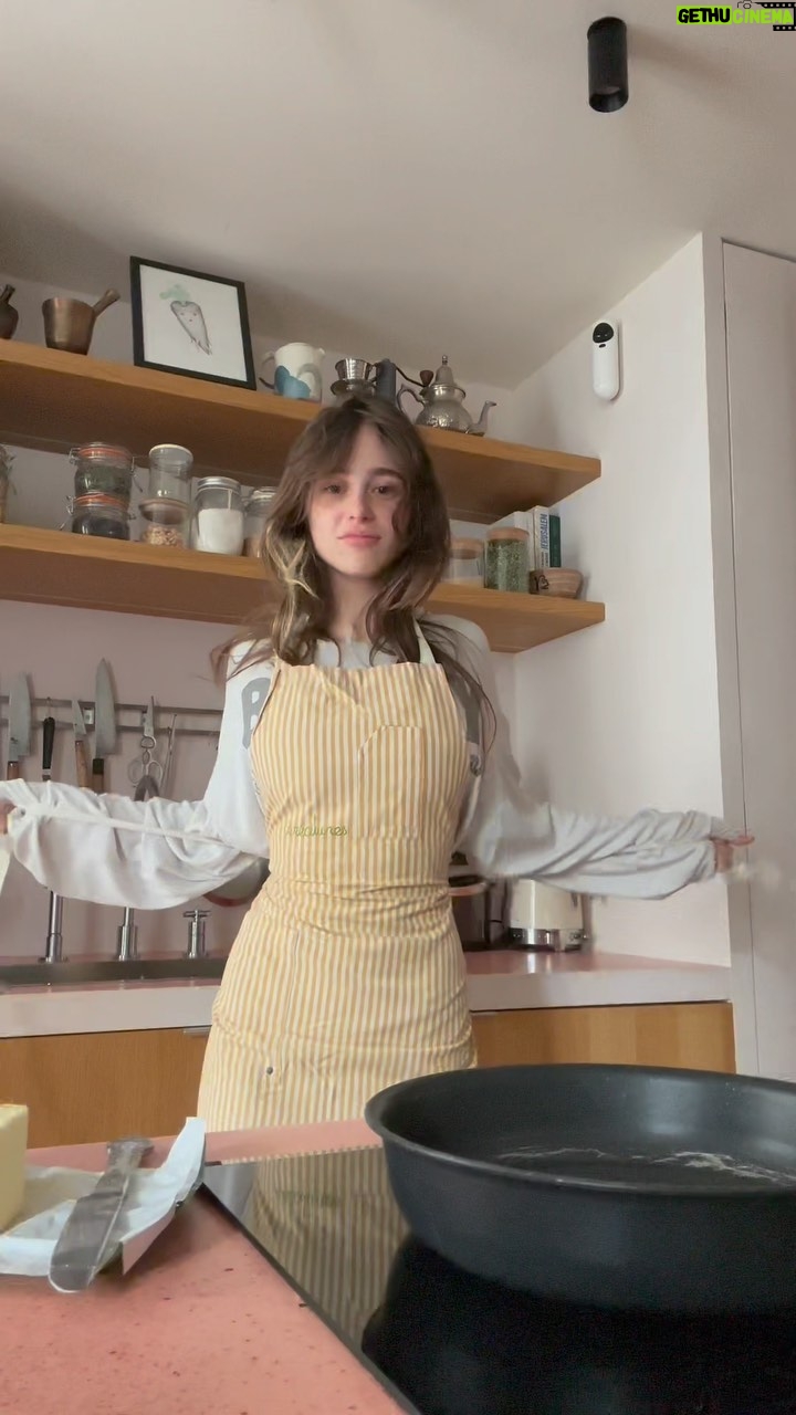 Poqssi Instagram - On fait pas d’omelettes sans casser … vous avez 2 heures.