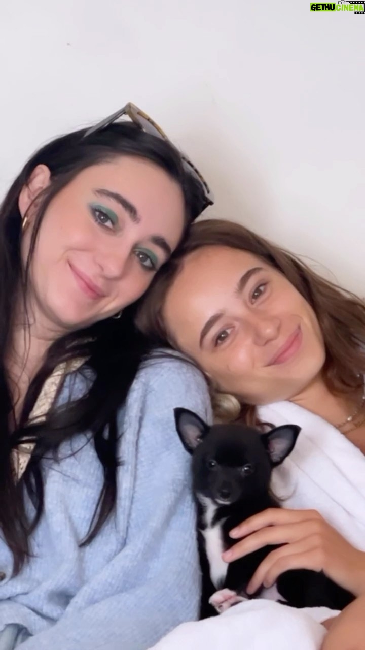 Poqssi Instagram - J’ai bien réceptionné ma nouvelle nièce CHIQUITAAAAA