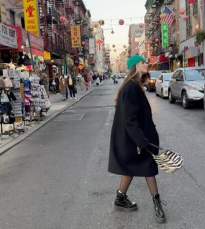 Poqssi Instagram - DUMB (jsp si c le bon mot?) de NEW YORK CITYYYY ct vrm genial jv poster en retard voilà jvous le dis…
