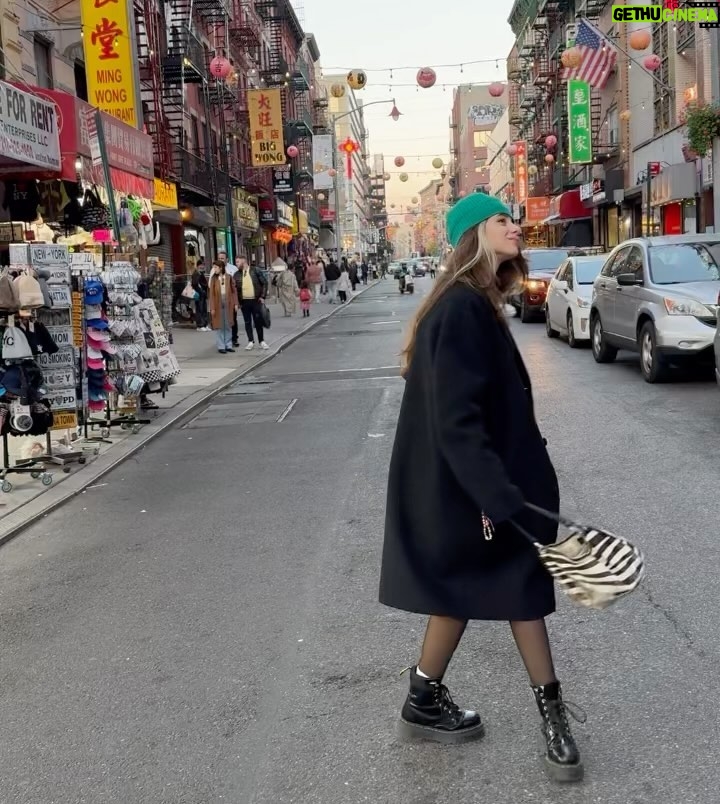 Poqssi - 21.1K Likes - DUMB (jsp si c le bon mot?) de NEW YORK CITYYYY ct vrm genial jv poster en retard voilà jvous le dis…