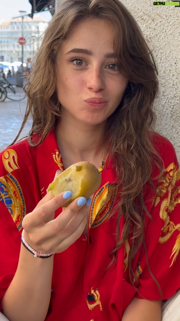 Poqssi - 19.4K Likes - Avouez que sans mes tutos, instagram serait vrm vide de sens …….. dites le !!!!!! Apres je force personne… mais dites le qd même svp