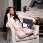 Porsha Williams Guobadia Instagram - Good sleep 🤝🏾 @pamperedbyporsha luxury sheet sets ✨ Prioritize sweet dreams this year by trying out our sheet sets Available on pamperedbyporsha.com and @amazon 🛍️