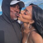 Porsha Williams Guobadia Instagram - Gimme dat💋 🍫lol I love to make him blush Hair: @gonakedhair (custom unit)