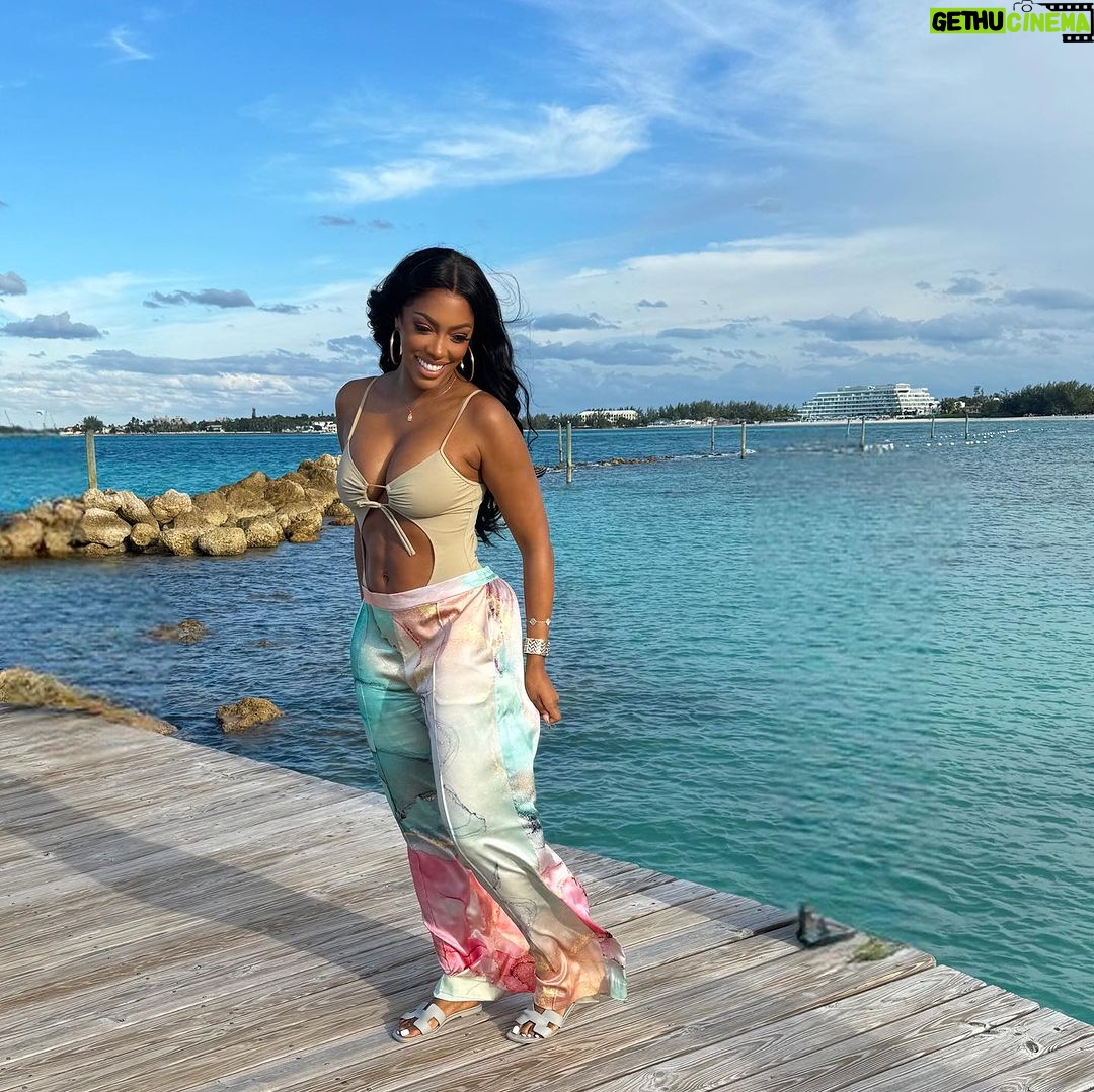 Porsha Williams Guobadia Instagram - Blessings … Everything that you are is enough! ❤️🙏🏾 Hair: @gonakedhair (custom unit) Body wave Ps: so good to have a hubby that likes to capture his wife. These days i’m so busy taking in every moment I rarely remember to take pics. Swim suit: @iconswim 📸 @iamsimonguobadia Bahamas