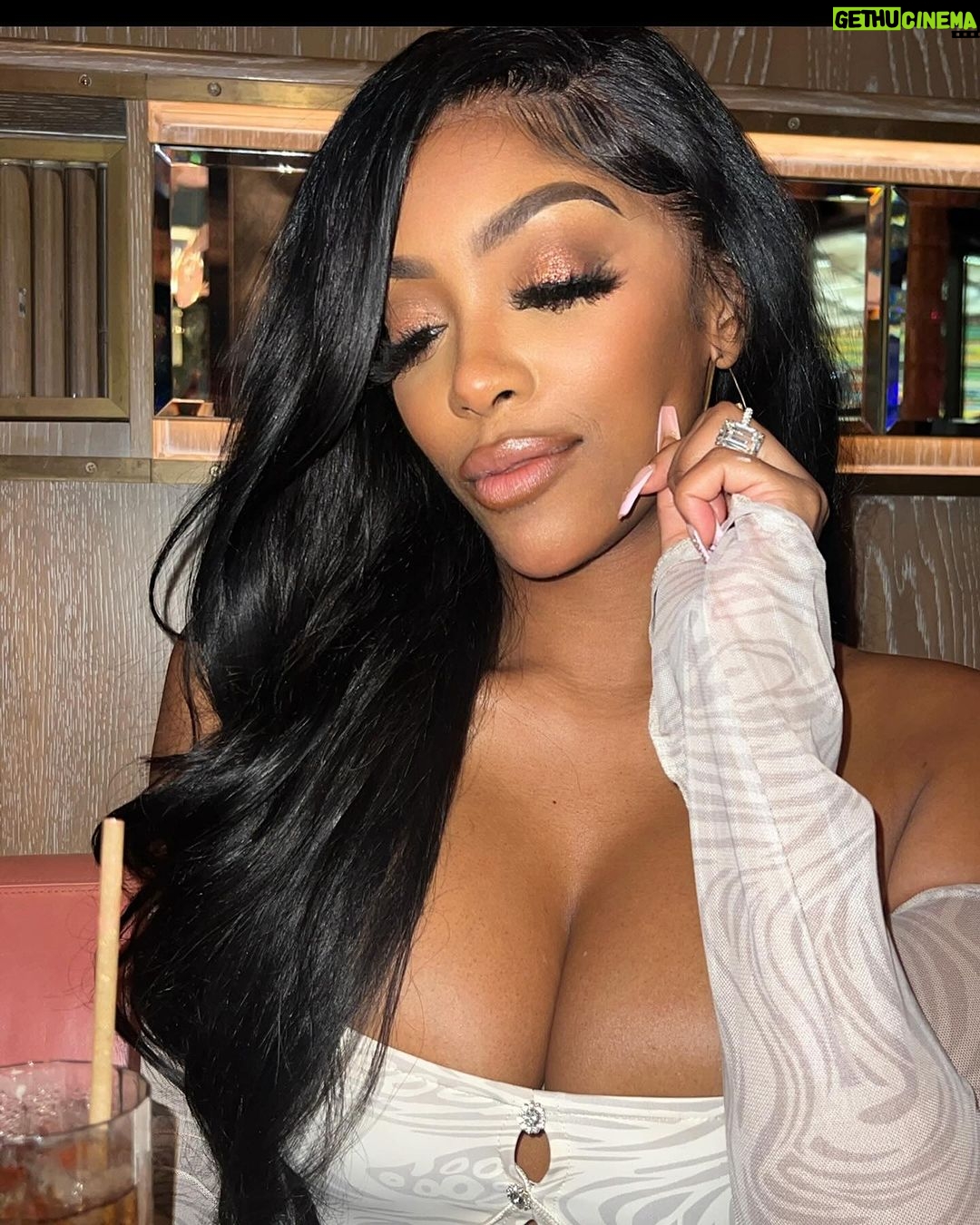Porsha Williams Guobadia Instagram - 🌹🤌🏾 @gonakedhair