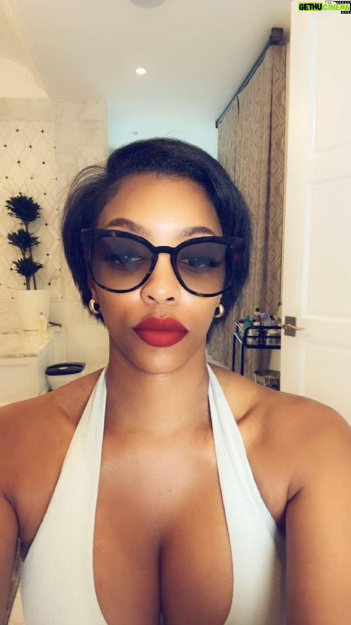 Porsha Williams Guobadia Instagram - This is why people with short hair end up cutting it while tryna grow it! Iโm looking like any mom from the 90โs movies๐๐ค๐พ Trust the process!๐๐พ๐ฅ #BobLoading #HairJourney #SnapChatfilter