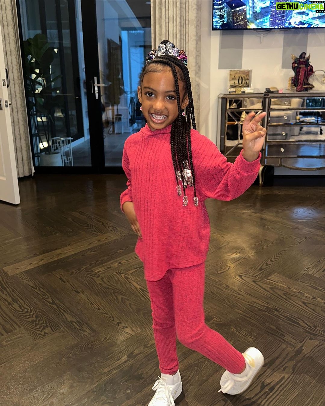 Porsha Williams Guobadia Instagram - Can y’all believe how big Pj is getting?!❤️❤️ She’ll be 5 next month 😩 Time is flying by 😅 @pilarjhena #MyTwin