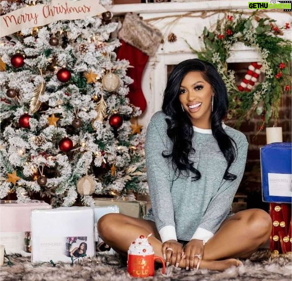 Porsha Williams Guobadia Instagram - Tis the Season !! Looking for they perfect gift ! Shop now @pamperedbyporsha it’s the gift that keeps on giving 🙌🏾🎄🎅🏿