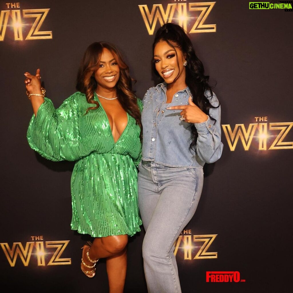Porsha Williams Guobadia Instagram - Omg I’m So glad I could could make it go support a very special Girl BOSS @kandi 🔥🙌🏾 When I tell y’all The Wiz Blew us away!!! The kids @pilarjhena @busybeingbales Loved it they were excited about all of the well known characters Dorthy Tin Man Cowardly Lion & more!! The music was unmatched.. we loved the new renditions of the shows classics 🔥 I even think the mommies are planning to sneak to NY to catch on broadway as well!! Love ya and so proud of you … That EGOT status is on its way !! #TheWiz 📸: @freddyophotos Per usual