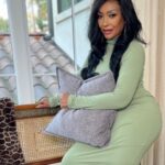 Porsha Williams Guobadia Instagram - My beautiful Mommy @msdianeofficial Modeling a bodycon dress & sexy gold strap sandals from my @amazonlive ! Shop my bomb fall fashions Link in my bio !! #65AndFine HAIR: Custom Unit @gonakedhair