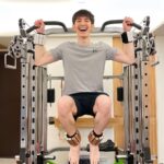 Potter King Instagram - 如果有人問你說： 「嘿，我這條手環被大師開過光，戴上就能獲得財運！」 那你會買嗎？ 我看過很多坊間賣開運手環的人， 都會說什麼大師開過光，號稱讓你前途風光， 一條一萬八，讓你一路發。 但若想要招好運， 請不要再相信那種沒有根據的說法了。 因為你們都戴錯了。 真想要招財好運，今後請戴這款： 【Byzoom Fitness 運動重量手環】👉https://r.zecz.ec/3tSr 俗話說健康就是財富！ 最大的好運，就是擁有健康的身體！🤩 若你平時是忙碌無法運動、較無運動習慣的人， 可以靠日常配戴此重量手環，增加負重來達成被動訓練，消耗熱量！ 若是有運動習慣的人，也可以選擇再加重1/2kg，能提升運動燃脂效率～ 無論是瑜珈、皮拉提斯、有氧、伸展、HIIT都可以使用唷😎 外觀造型時尚，還有三種顏色能夠自由搭配！ 材質是採用鋅合金，體積更小更耐用👍 兩段綁法讓你可以彈性調整配戴位置， 不管是手腳都能隨時輕鬆配戴！ 可拆可水洗，內層親膚親膚織帶清洗超方便！🥰 送禮自用兩相宜❤️ Byzoom Fitness 運動重量手環：https://r.zecz.ec/3tSr 早鳥價限時優惠！趕緊手刀下單，一起戴起來～ @byzoomfitness