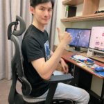 Potter King Instagram - 每位成功人士的背後，都有一張舒適的椅子😂 如果是和我一樣平時長時間坐在電腦前的朋友， 選張好椅子，真的是能幫助你久坐上比較不累🧐 這張【椅の職人-懸浮椅】與一般一片式椅背最大的不同， 就是多了獨立腰靠，能更有效支撐腰部，分散腰部壓力！ 加上椅墊的弧形設計，符合人體工學坐姿，讓你更舒適🤩 還能配合身高進行前後調整椅墊，使大腿不懸空👍 現在購買享有一年保固， 如有任何問題都能更換全新配件！ 到貨後若覺得坐起來不滿意，七天還能免費退換貨唷！ 趕緊買起來👉：https://japanchair.com.tw/波特王好帥