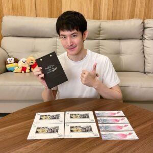 Potter King Instagram - 你知道歷史上的每一天，都有乳滑事件發生嗎？😉
每天乳一乳，生活不辛苦！🌞

收到這本【一DAY一辱2023乳滑日曆】，
製作團隊真是太幽默了🤣裡面滿滿的細節！

用詼諧的方式，記錄牆國各種光怪陸離的乳滑事件，
並搭配精美插圖，提醒你歷史上的今天又有誰乳滑了😂

新的一年即將到來，在這個大乳滑時代，
一起乳它個風華絕代！

這是一本沒有６月４號的日曆👉：https://r.zecz.ec/dQvj

🌟波特王好帥粉絲限定活動🌟：
現在追蹤 @chinainsulted ，並在下方留言 tag 兩位好友，
就有機會得到乳滑紀念小物唷！
將於2022/10/26抽出10位幸運兒🥰趕快參加活動吧！

#辱了啦
#哪次不辱