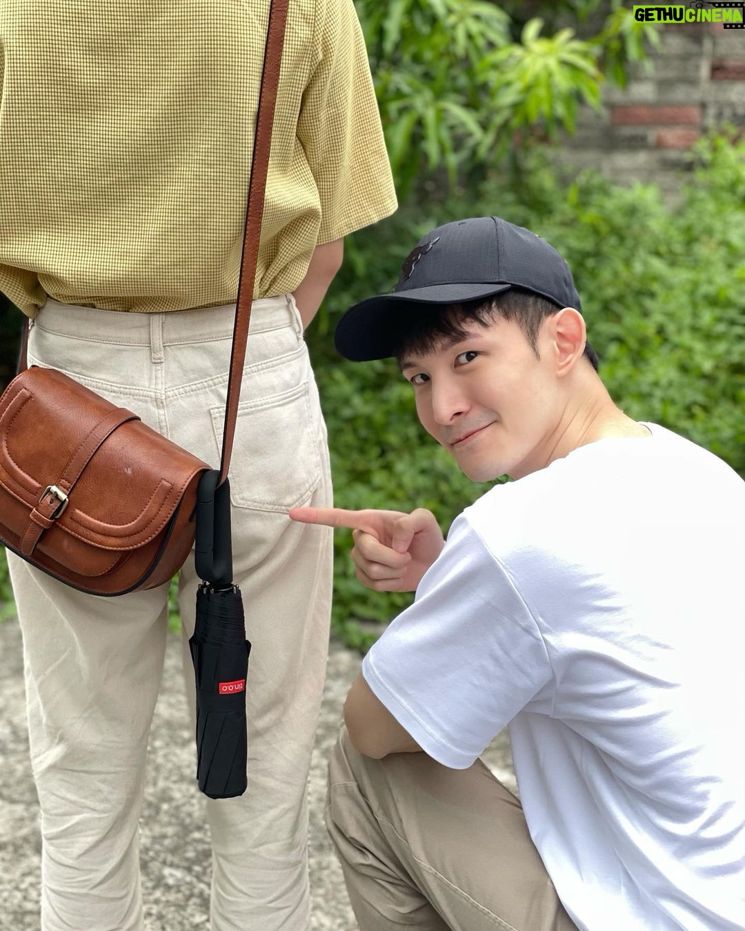 Potter King Instagram - 我撐著不是傘,是一種安全感。 夏天午後的天氣總是捉摸不定,常常突然就下起傾盆大雨! 滑到這篇貼文的觀眾務必留意,記得隨身帶傘~ 雨天要注意不能淋到雨,不然你會可愛到發芽! 讓波特王化身好傘王守護你! 夏天必備配件【好傘王 輕量8骨 專利環扣傘】 讓你走到哪,『扣』到哪! 大傘面兩人同行也沒問題,一起安心放傘! 產品特色: ★8骨超輕量限量版(396g)傘骨設計 ★獨家『1秒快乾布』:高密度隔絕雨水,傘布『瞬間快乾』! ★通過SGS防曬最高 UPF 等級:50+,100%阻絕紫外線 ★SGS防潑水最高等級 5 級:連續噴灑表面『無濕潤』亦『無小水滴附著』 ★SGS防雨水測試:於 610mm最高水位下噴水 5 分鐘,滲水< 0.1 克 ★登山環扣把手!新型專利字號:第112203989號 ★暢銷世界日,韓雜誌爭相報導! 無論是通勤上班,踏青,登山,健行,郊遊,騎車, 都能輕鬆攜帶此環扣傘! 超耐用材質同時兼具超輕量(396克), 還設計了獨特的『扣環把手』結構, 可以輕鬆快速地將傘掛在背包上或者其他合適的地方。 攜傘不用手拿傘,隨手一掛最自在~ 防曬、降溫,晴雨兩用大傘! 好傘王環扣傘,解放你的雙手:https://tinoo.co/波特王好帥推薦 ✨現領現折>加入好傘王新會員立即再獲得折扣碼$50 【波粉限定福利】 只要按讚並分享此IG貼文到限時動態+留言@2位朋友 就有機會免費獲得1支環扣傘~ 將於2023/08/02抽出5位幸運兒! 趕緊留言參加吧🤩 我臉書粉專平台也抽5位唷! 兩邊都留言參加中獎機率更高~