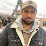 Poulad Kimiayi Instagram - The kites always rise with adverse winds بادبادک ها هميشه با باد مخالف اوج ميگيرند #pouladkimiai #پولادکیمیایی #actor #director #paris #france🇫🇷 Paris ( Torre Ifel)