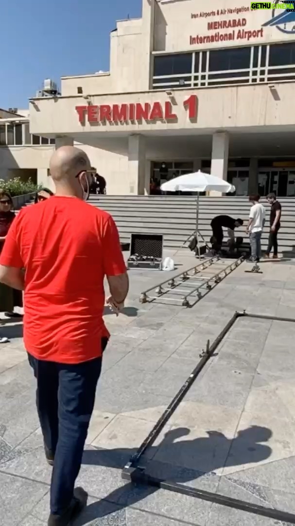 Poulad Kimiayi Instagram - این کار در بدترین روزهای کرونا فیلمبرداری شد خوشحالم کمی شما رو شاد کرد#گشت_ارشاد۳ #pouladkimiai #پولادکیمیایی koohyarkalari @saeedsoheilii