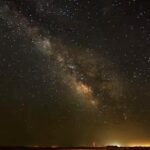 Poulad Kimiayi Instagram - هر شب با بیدار شدن این دروغ بی پایان در پستوی زینت شده ی صورت این دلواپسان جوکری بیمار به انتظار مرگت نشسته ! عصاره بلاهت را پروتز شهوت میکنند تا فاسد شود به لبان لیلی عاشق ... این قلب شکسته را هر شب رفتگری میکنم در میان گورستان دل شکسته ها ای کاش پرنده ایی بودم ... آسوده روی باد رها میخوابیدم تا برساندم به درختی دور که خود آن را انتخاب میکردم . هر روز به دنبال لمس صورتی اشنا میگردم در این شهر مجازی تا در امان بمانم از نیش انکار این عقربهای بی شناسنامه به اصالت پیوند منو تو برای ترویج وقاحت خنده ی کفتارها …..سوزاندند یال شیران این شهر را... برای اشتراک یک دقیقه ترس در تنهایی آنها برای شرم نگاه دختران ما در هنگام اولین عشقبازی از روی اجبار... جفت گیری خودشان را قیمت گذاشتند و هنگام جشن عروسک بازی دروغین حلقه اسارت در دست کم جانشان کردند . کولبری میکنم این روزگار بی وزن را که وزن آن انداره گلوله بود به قلبم از گرسنگی خواهرم میان کوههای اجدادی چهره انبوه این هموطنان کاغذی را دیگر نمیشناسم آن کودک سرزمین خورشید که خانه را با نثار گل به تو گرم میکرد. خفه کردند در میان پسمانده های ذات گرسنگی خودشان . آنها که سیاهپوش شهادت بودند.برای هلاکت گورکن فرزندانشان عذاداری میکردند. اینجا تبسم ابلیس با خون تکثیر میشود روی صورت این دلقکان سایه باز. کاش بادبانی بودم که نسیم آزادی مرا ناخدایی میکرد به جزیره دور دست که خود آن را انتخاب میکردم .#پولادکیمیایی #pouladkimiai #شعر#poetry