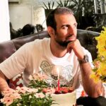 Poulad Kimiayi Instagram - هر آن چه از زندگی شیرین بود برشی شد برای رفیق و سهم من شعمی بود که خود خاموش کردم به یاد گذر عمر و تولدی دیگر #تولد #birthday #live#friends