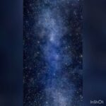 Poulad Kimiayi Instagram - در این سکون بی اختیار ایستاده ام در این راه بی انتها سنگ می شوم به ناچار ذره ذره اندر دل خویش.....تا بشکند آیینه به از هیچ کیش سنگ می شوم به ناچار سنگ دیوار بن بست این خیابان‌های بی انتها سنگ خشم فقر در دست یک معلم تاریخ تنها سنگ فرش میشوم به پای اساتید تاریخی تا بپا خیزند دوباره از دل این تاریکی سنگ می شوم به ناچار ذره ذره ذرهای از طوفان شن میشوم..از جنس خشکی اهواز.. بیاد آخرین بارون ..با دستانم سد می شوم بین دو کوه تا دوباره پر شود آب کارون.. دیگر در هیچ مهری ذوب نخواهم شد به جایش گرم می شود تنورم در آتش عشق تا نانی پخت شود بیاد فصل خوب کشت هرگز نخواهم شد سنگ جادویی به دست کافر الماسی خواهم شد به گردن نیاکانم به انتظار پرنده ای کوچک خوام نشست در دشت خورشید تا دندان نیش شیری شوم به طاق تخت جمشید آخرین سنگ قله خواهم شد بر فراز کوه قاف بیاد سیمرغ ....لگد می زند اسب کوروش بر من...و پس خواهد تاخت سنگ می شوم ذره ذره تا کور ز عشق و خشم شوم از درون سنگ نایابی میشوم زبرون از هر آنچه انسانست بی زارم از آن اوست که مجسمه ای بیجان به جا می گذارم سفری ابدی خواهم کرد سرشار از ریاضت تا شهاب سنگی شوم تنها در این عظمت بی نهایت..... #شعر#پولادکیمیایی #دکلمه #پولادکیمیایی #pouladkimiai #poems