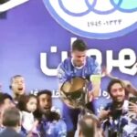 Poulad Kimiayi Instagram - 💙💙🎉👑🍻👏🏆🥇💪🏻#استقلال#تاج#اس_اس_آسیایی #قهرمانی @voriaghafuri_official @farhaddddddd @esteghlal.fc.official