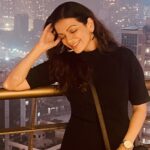 Prachee Shah Instagram - Don’t get dulled by the lights around you … just rise up, and shine brighter than the rest ✨ . . ( I know we are getting into 2024 soon , but 90’s music is nostalgic ❤️🎶) . #love #music #90s #mood #shinebright #pracheeshahpaandya