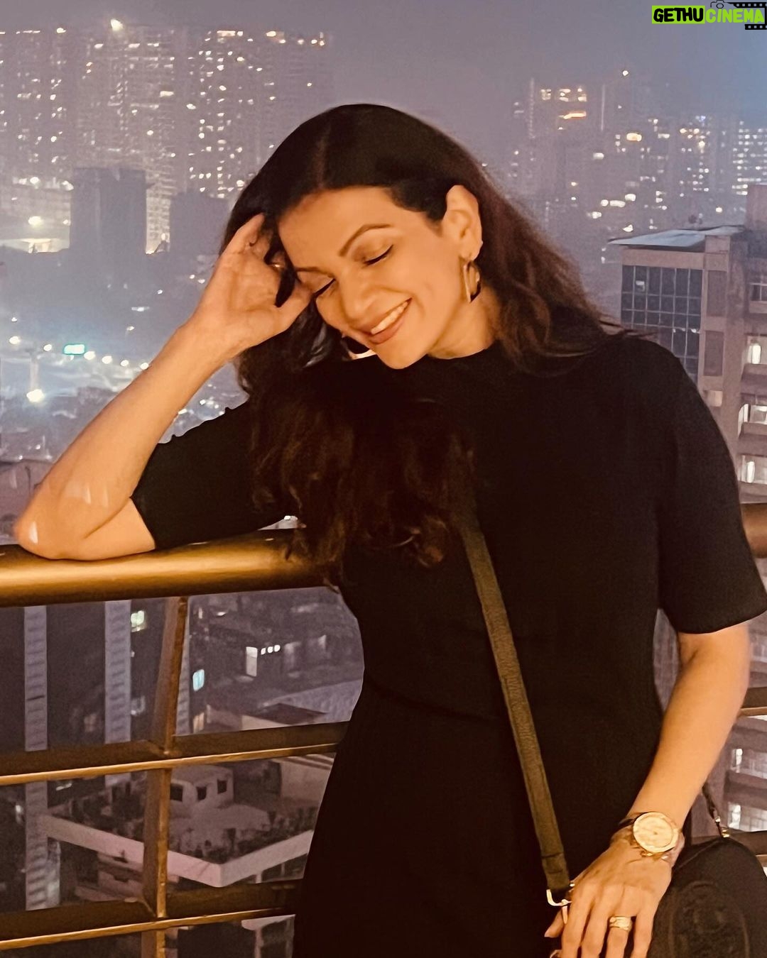Prachee Shah Instagram - Don’t get dulled by the lights around you … just rise up, and shine brighter than the rest ✨ . . ( I know we are getting into 2024 soon , but 90’s music is nostalgic ❤️🎶) . #love #music #90s #mood #shinebright #pracheeshahpaandya