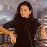 Prachee Shah Instagram - Don’t get dulled by the lights around you … just rise up, and shine brighter than the rest ✨ . . ( I know we are getting into 2024 soon , but 90’s music is nostalgic ❤️🎶) . #love #music #90s #mood #shinebright #pracheeshahpaandya